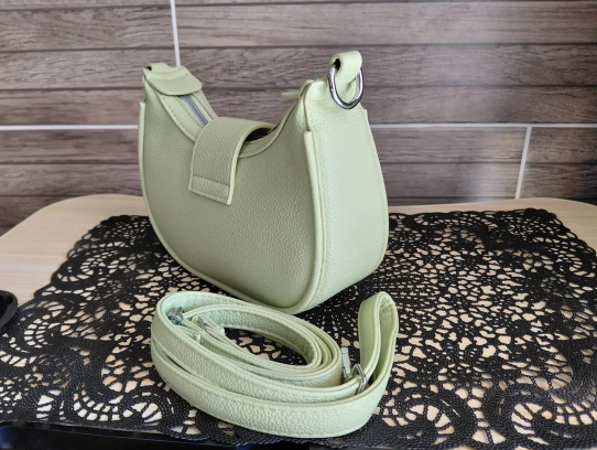 The Parisian crossbody bag for everyday use